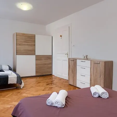 Apartment Leon